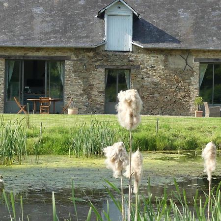 La Petite Lande Bed & Breakfast Menil Bagian luar foto