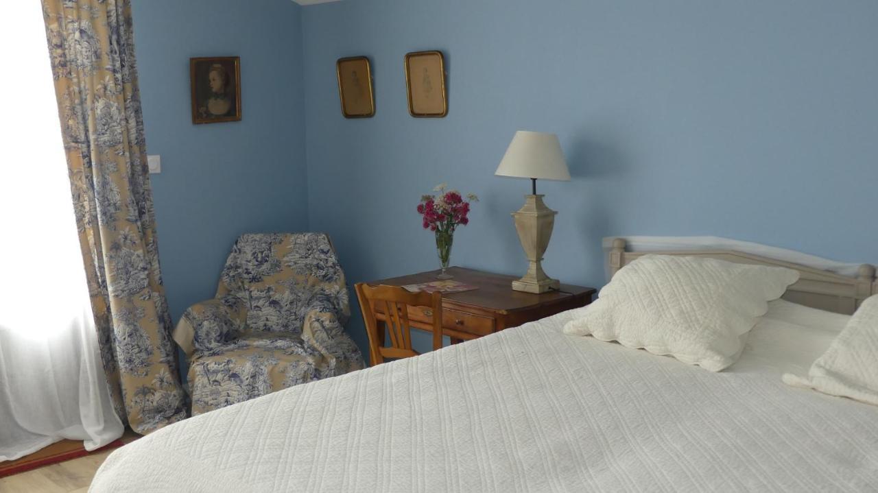 La Petite Lande Bed & Breakfast Menil Bagian luar foto