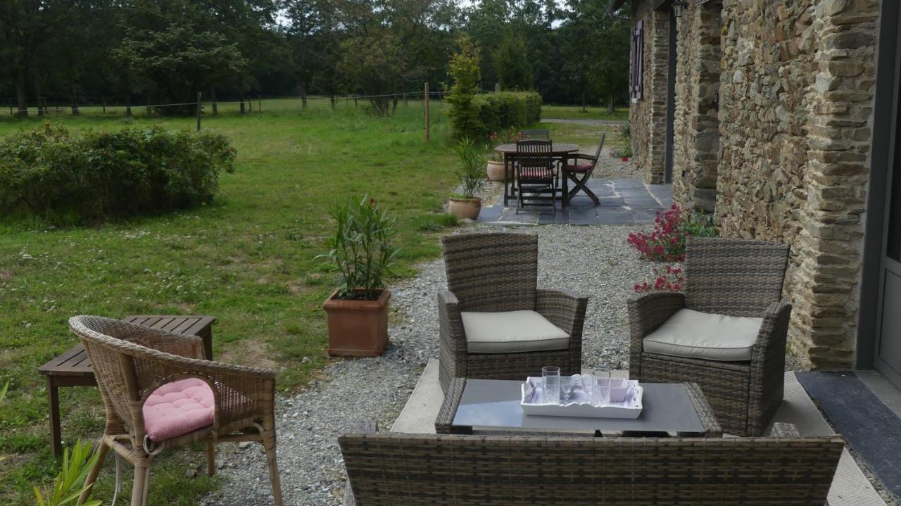 La Petite Lande Bed & Breakfast Menil Bagian luar foto