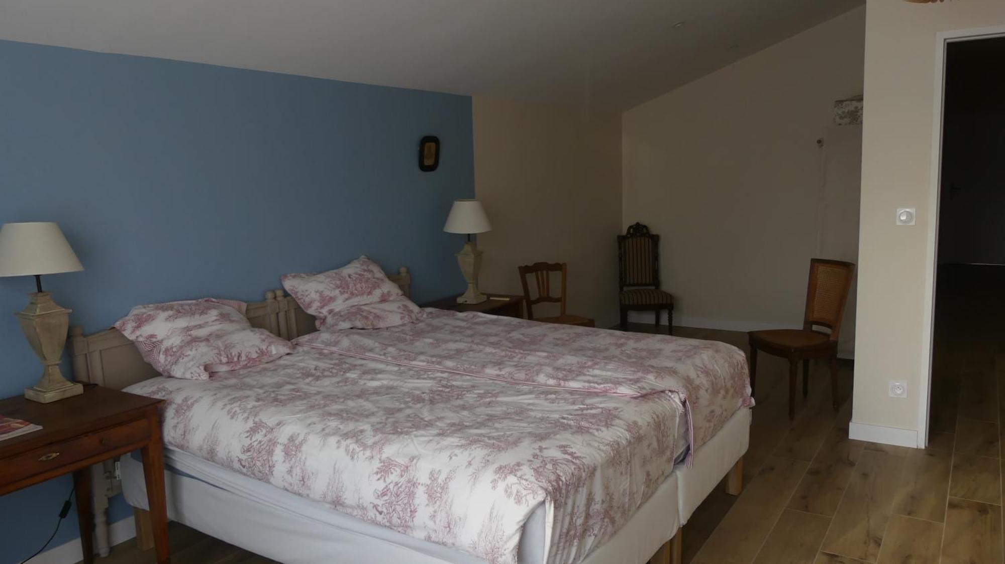 La Petite Lande Bed & Breakfast Menil Bagian luar foto
